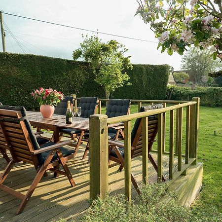 Holly Cottage Pett エクステリア 写真